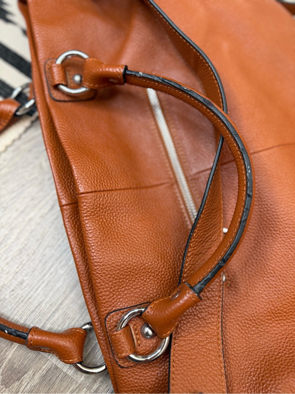 Kattee Leather Pebbled Leather Shoulder Hobo Bag - Picture 6 of 10